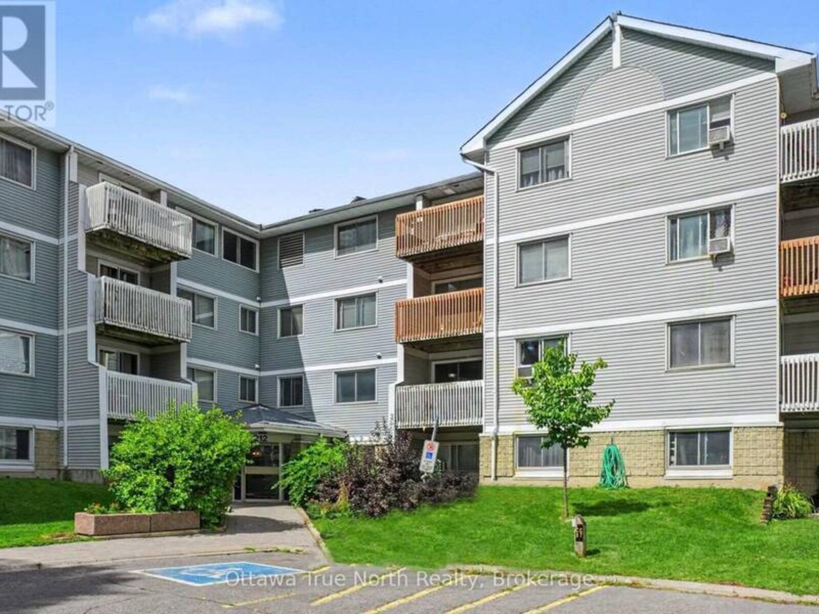 218 - 212 VIEWMOUNT DRIVE, Ottawa, Ontario K2E 7X2