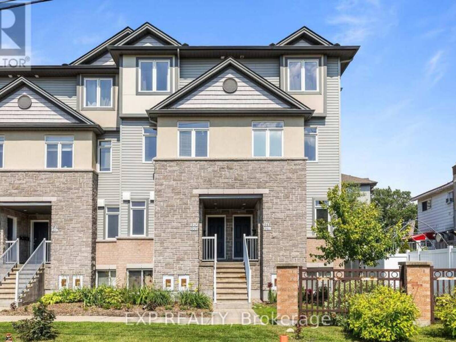 35 - 957 CUMMINGS AVENUE, Ottawa, Ontario K1J 7R9