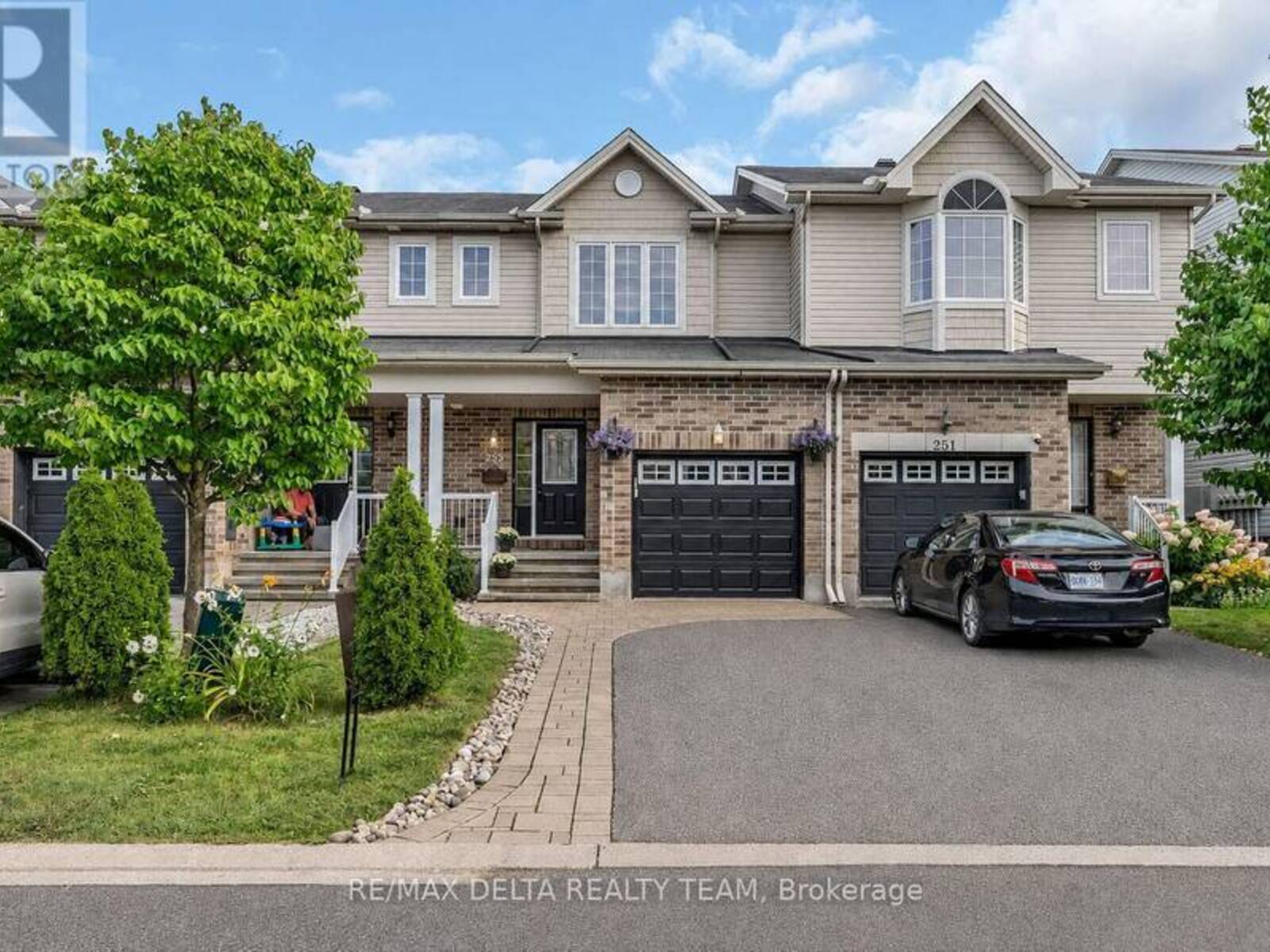 253 CITYVIEW CRESCENT, Ottawa, Ontario K4A 0T9