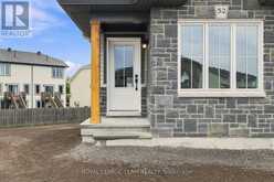 52 WHITCOMB CRESCENT | Smiths Falls Ontario | Slide Image Seven