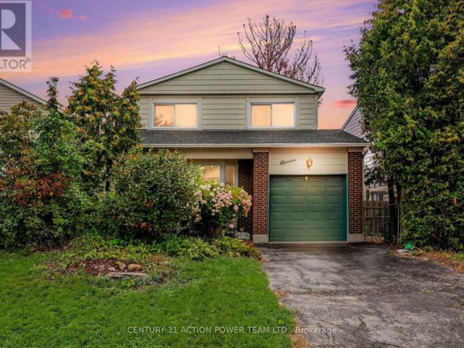 11 RIDING WAY, Ottawa, Ontario K2M 1C3