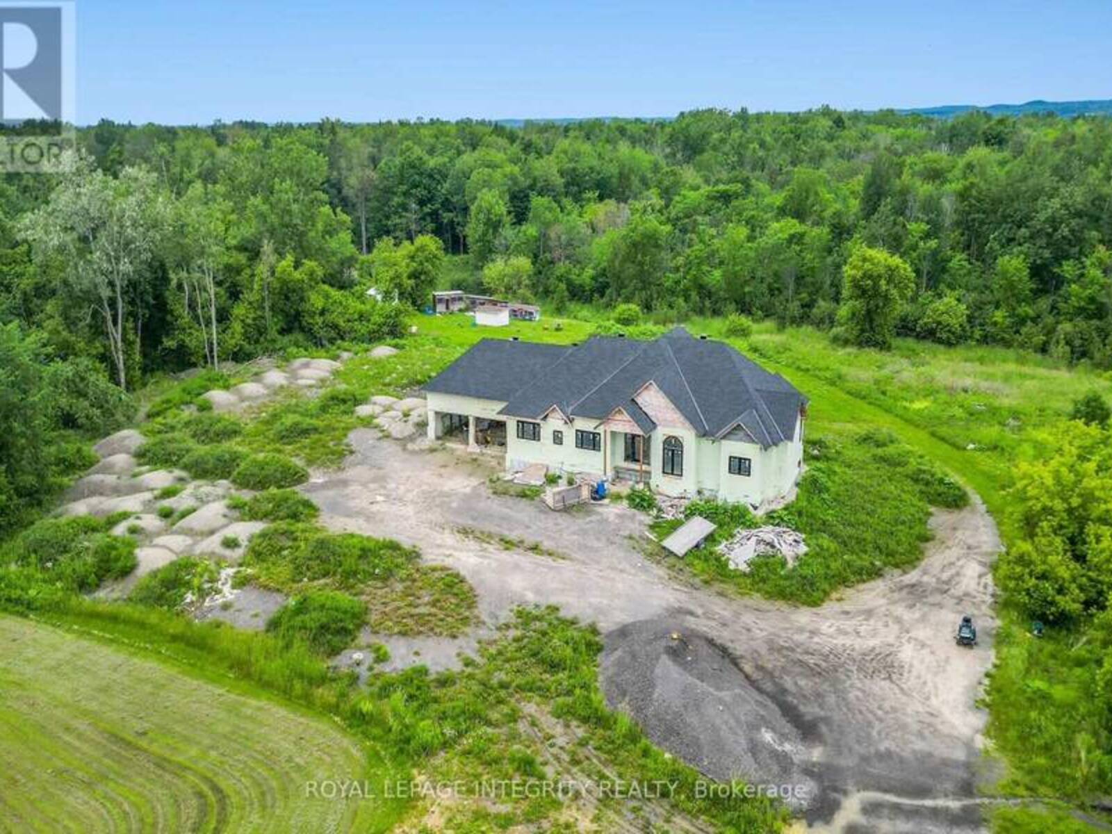 1695 OLD MONTREAL ROAD, Ottawa, Ontario K4C 1G7