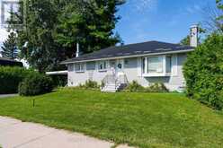 109 MEADOWLANDS DRIVE W | Ottawa Ontario | Slide Image Four