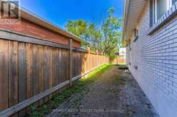 109 MEADOWLANDS DRIVE W | Ottawa Ontario | Slide Image Nine