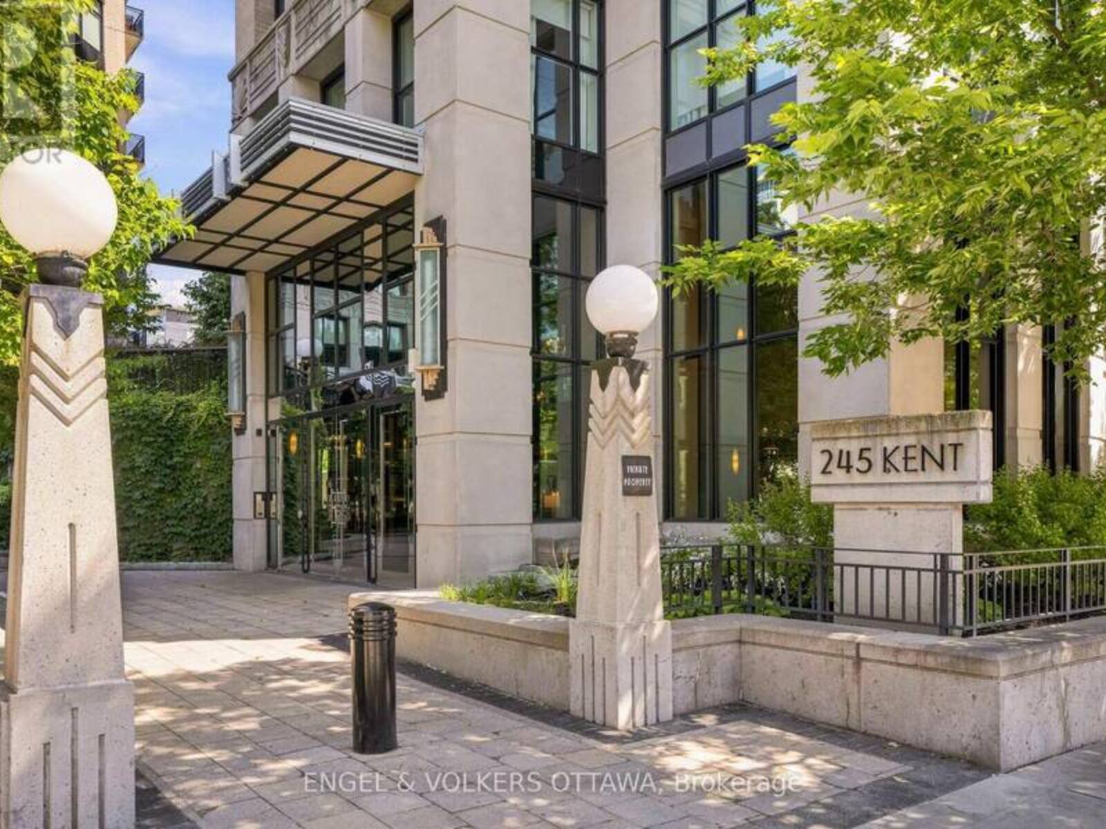 1009 - 245 KENT STREET, Ottawa, Ontario K2P 0A5