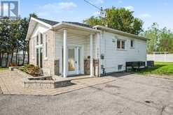 2147 MER BLEUE ROAD | Ottawa Ontario | Slide Image Four