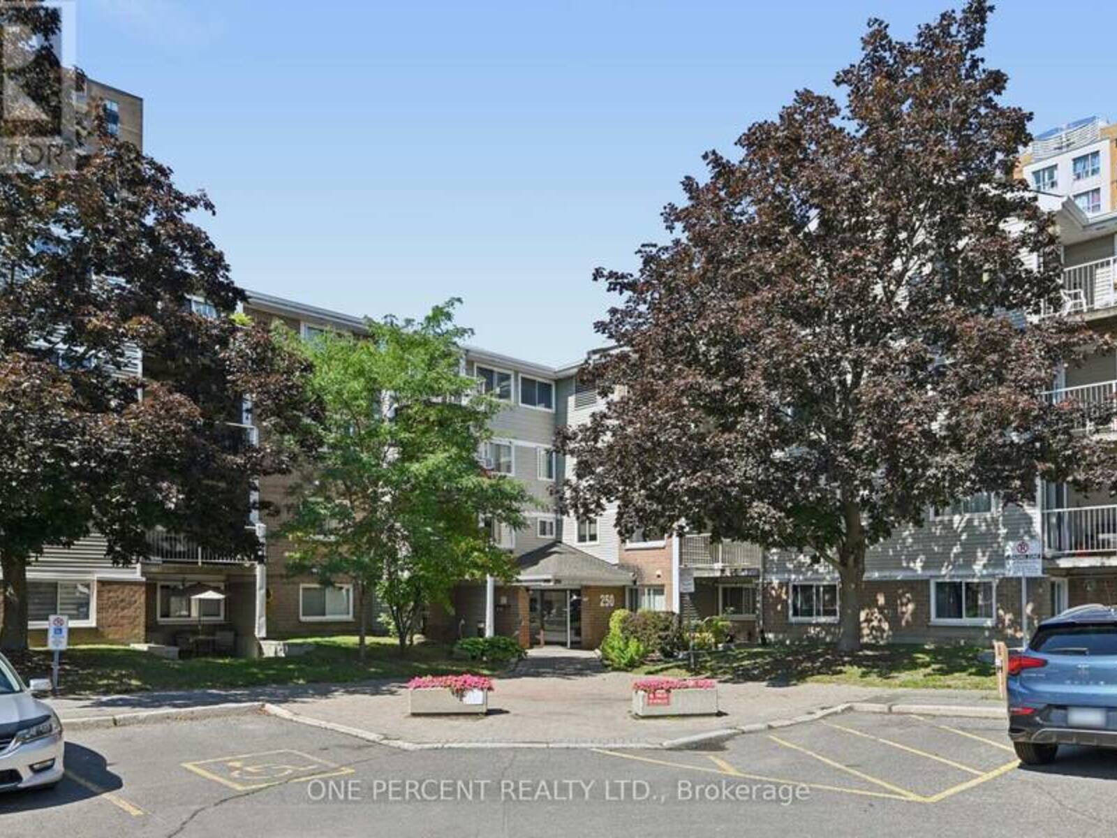 204 - 250 BRITTANY DRIVE, Ottawa, Ontario K1K 4M1