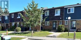 10 - 41 PIXLEY PRIVATE | Ottawa Ontario | Slide Image One