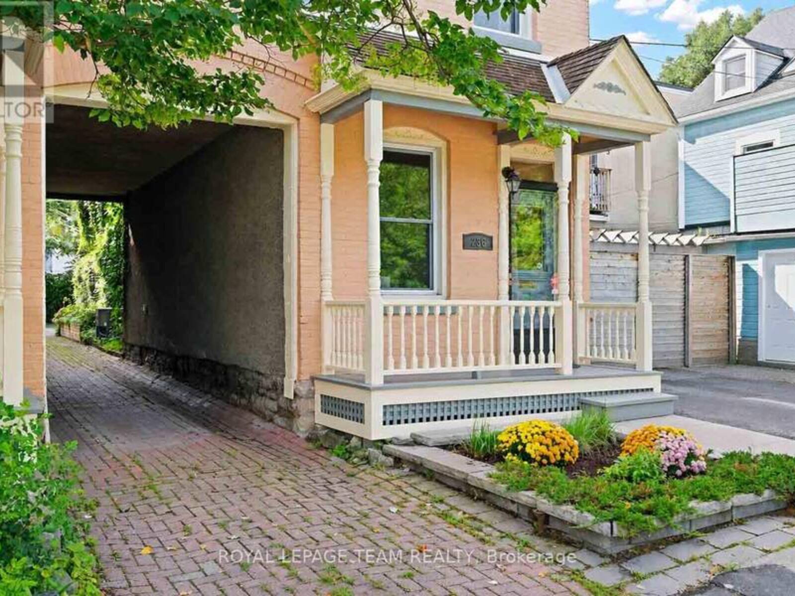 236 CATHCART STREET, Ottawa, Ontario K1N 5C3