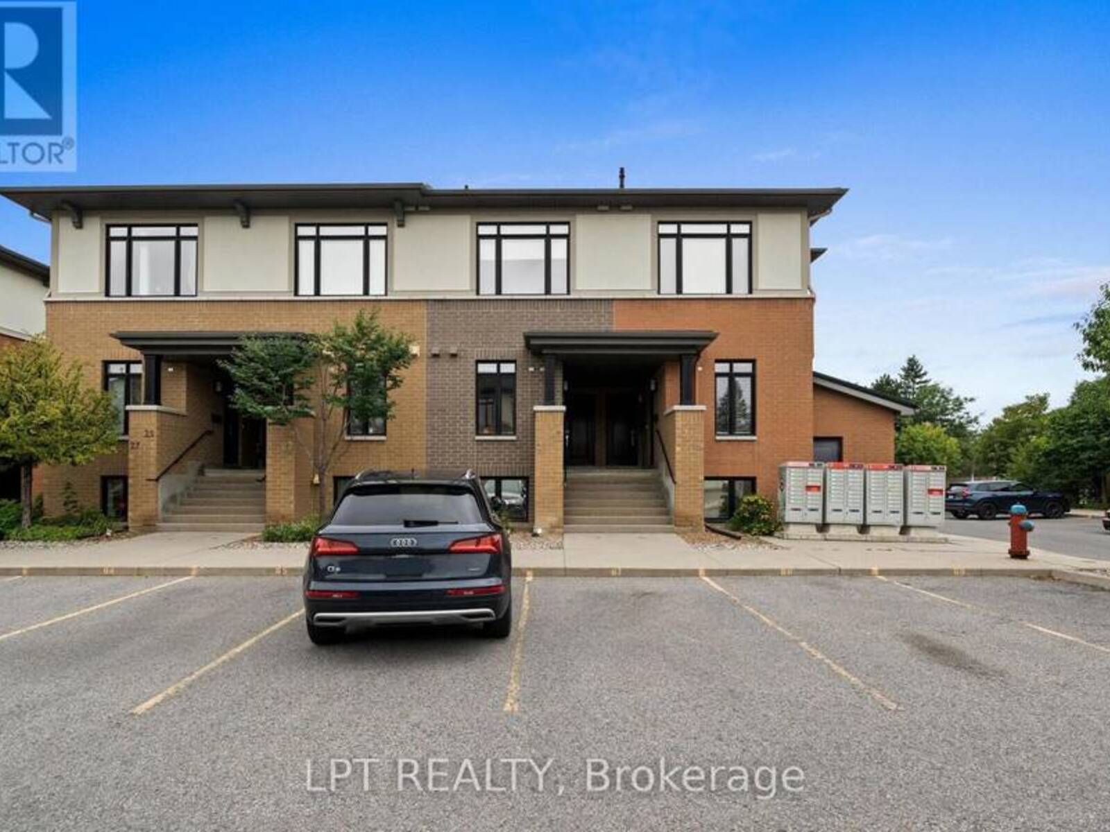 21 BERGERON PRIVATE, Ottawa, Ontario K1C 0C2
