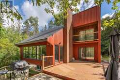 201 MOORHEAD DRIVE | Fitzroy Ontario | Slide Image Five
