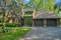 7 MID PINES GROVE | Ottawa Ontario | Slide Image One