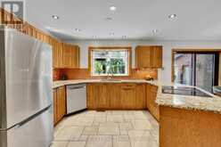 7 MID PINES GROVE | Ottawa Ontario | Slide Image Nine
