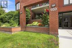 307 - 959 NORTH RIVER ROAD | Ottawa Ontario | Slide Image Three