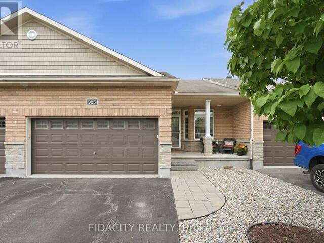 925 BURWASH LANDING LANDING Ottawa Ontario, K2W 0C8 - 2 Bedrooms Home For Sale