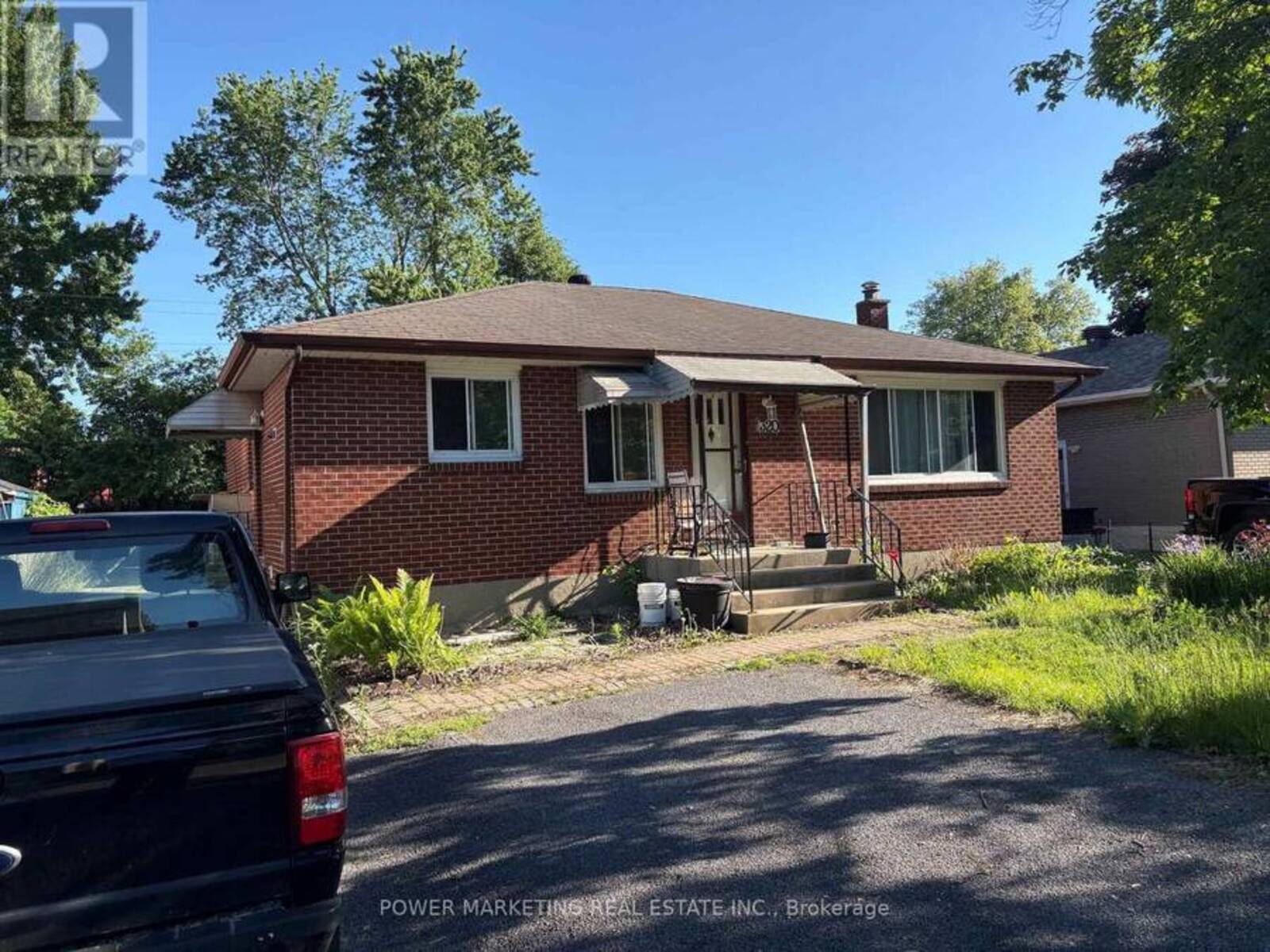 320 FULLERTON AVENUE, Ottawa, Ontario K1K 1K3