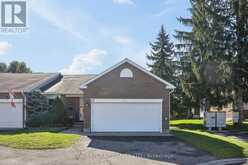 17 PINE NEEDLES COURT | Ottawa Ontario | Slide Image Two