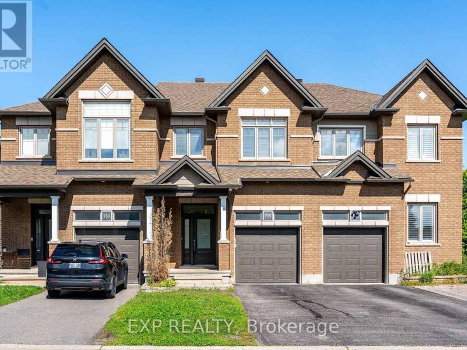735 TEASEL WAY, Ottawa, Ontario K1T 0L9