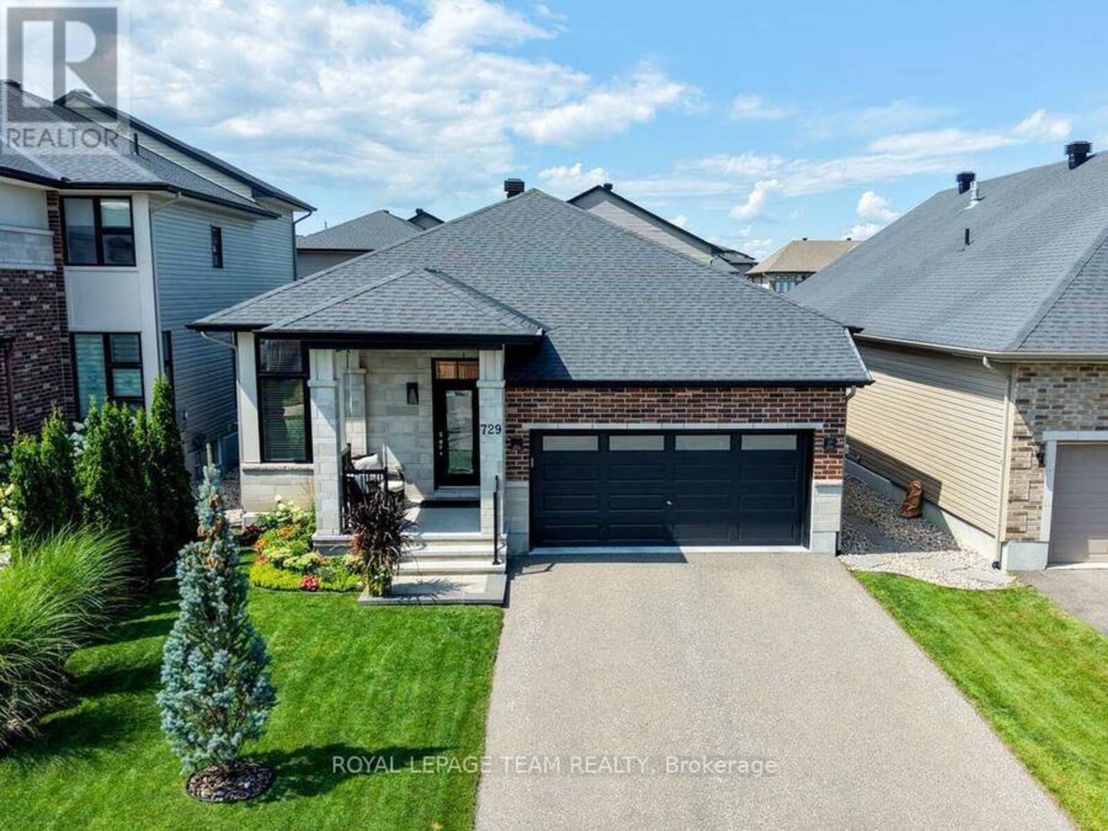 729 CARNELIAN CRESCENT, Ottawa, Ontario K1X 0A9