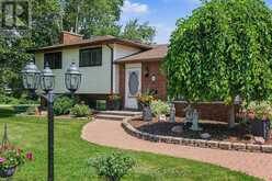 9 FOREST DRIVE | Smiths Falls Ontario | Slide Image Three