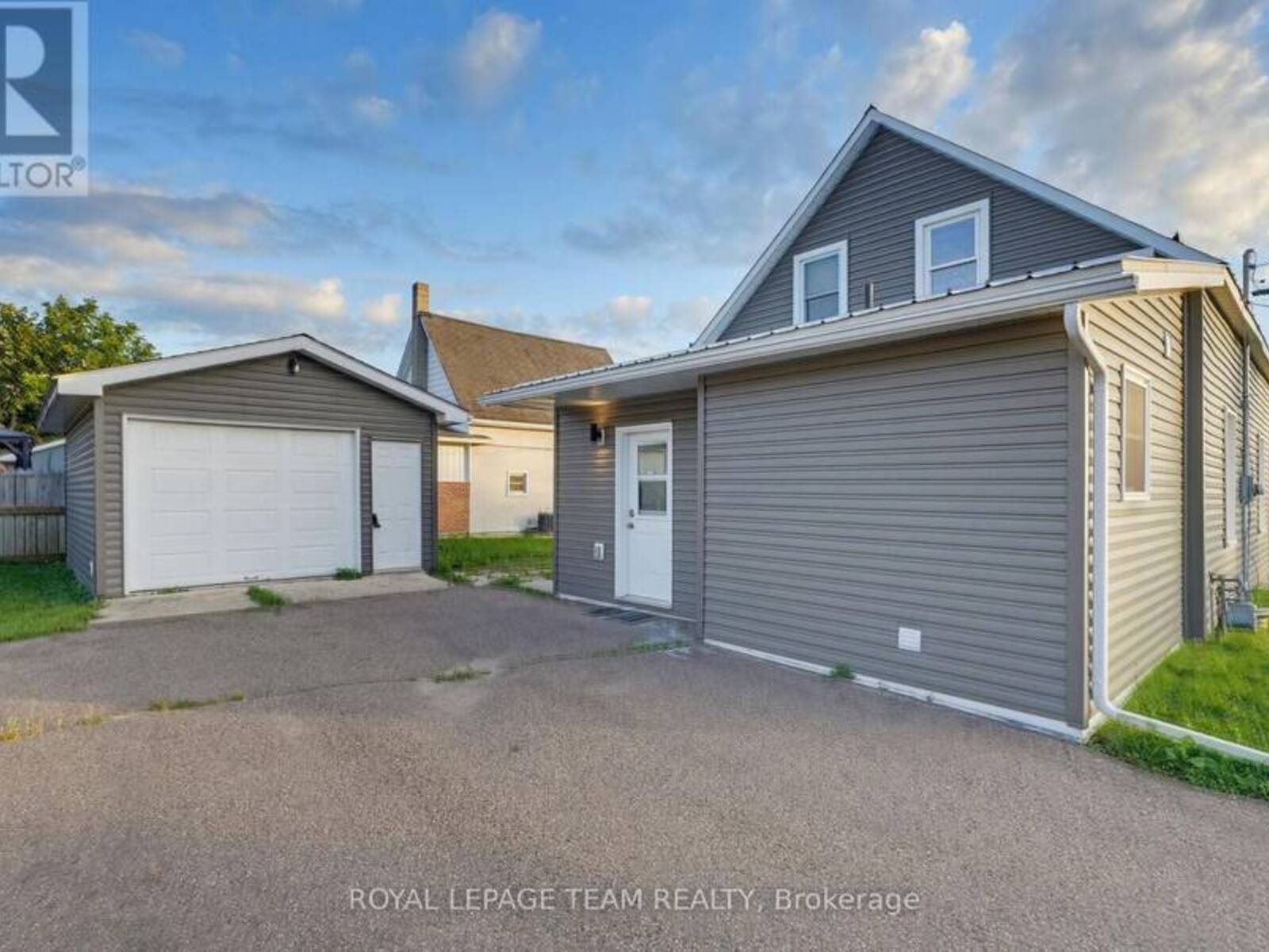 81 BANK STREET S, Renfrew, Ontario K7V 2E7