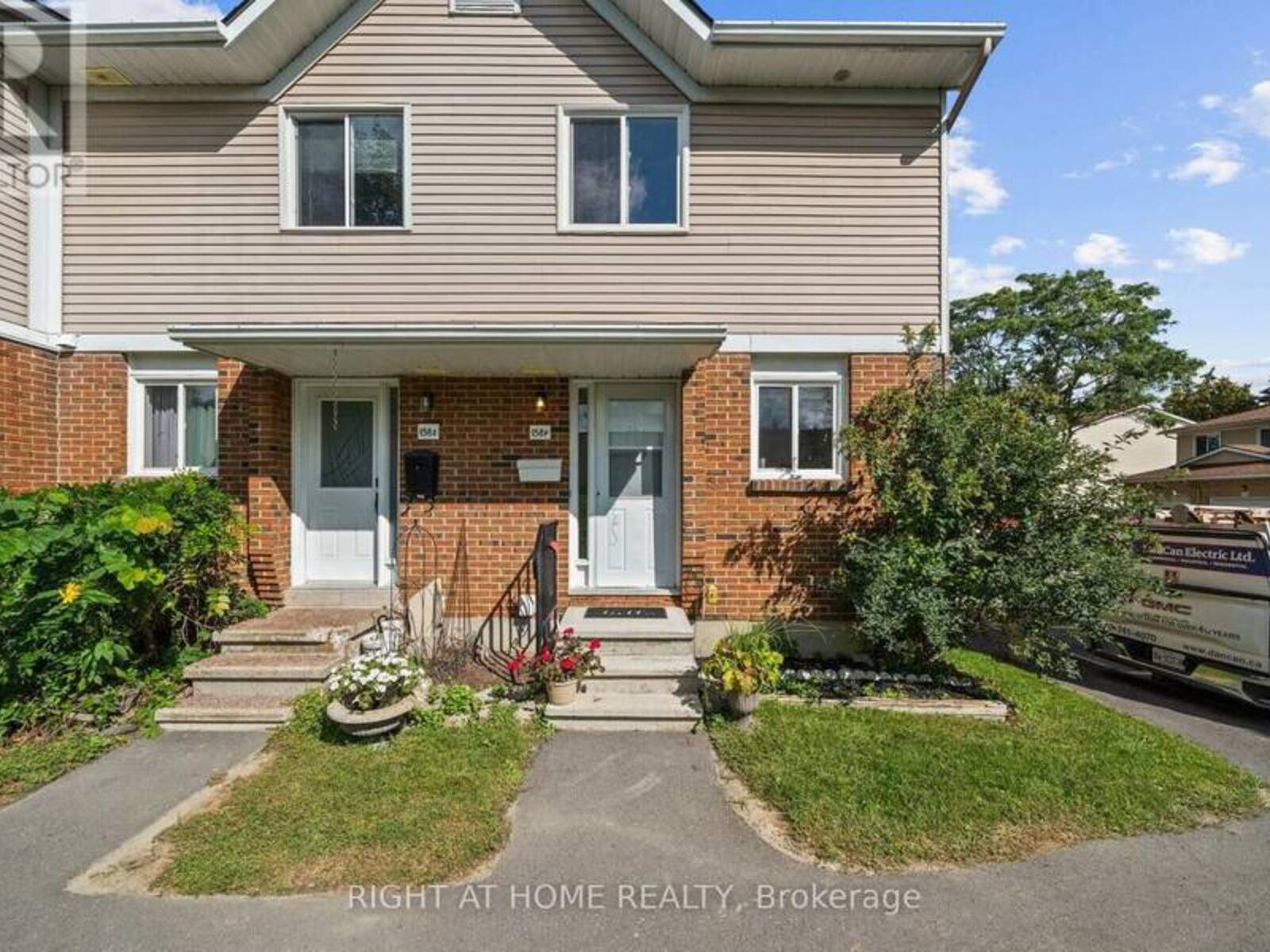 158F VALLEY STREAM DRIVE, Ottawa, Ontario K2H 9C6