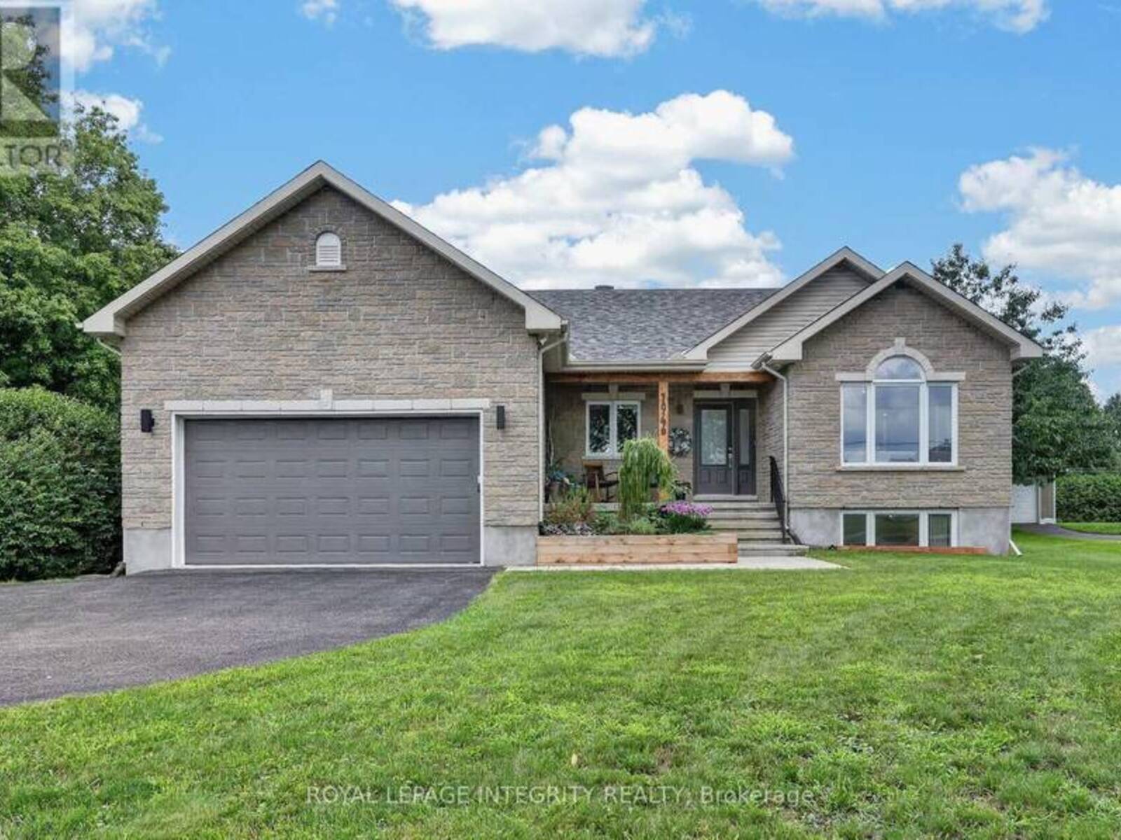 1946 FARISITA DRIVE, Ottawa, Ontario K0A 3H0
