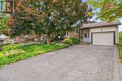 5 LANSFIELD WAY | Ottawa Ontario | Slide Image Two