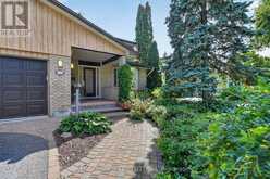 22 LYNHURST AVENUE | Ottawa Ontario | Slide Image Two