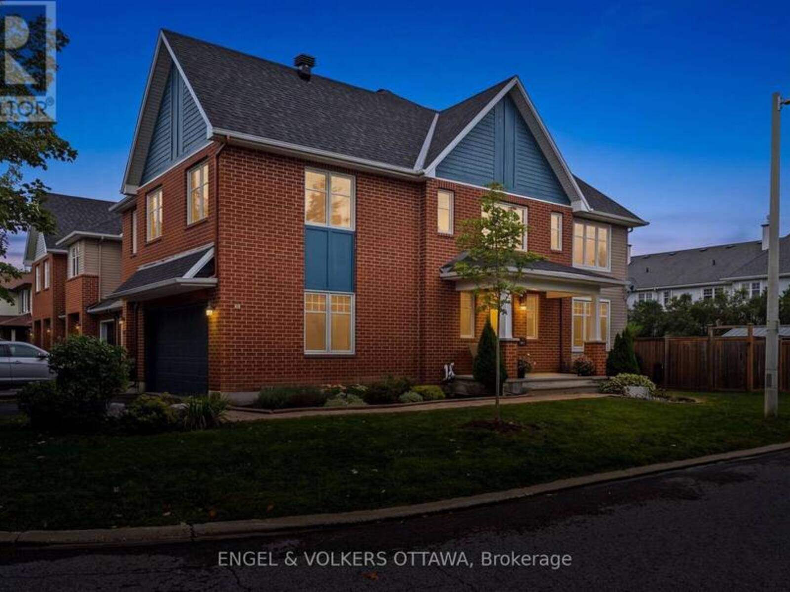 268 HORSESHOE CRESCENT, Ottawa, Ontario K2S 0B7