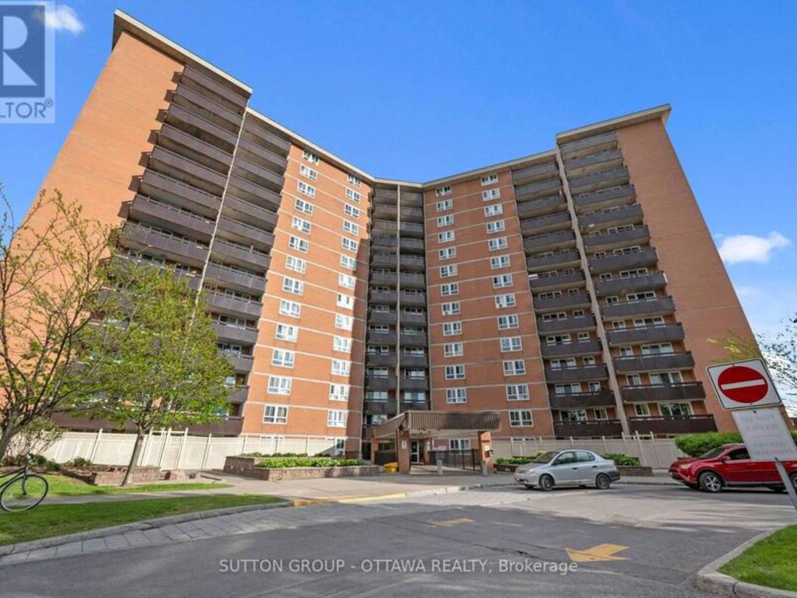 516 - 2000 JASMINE CRESCENT, Ottawa, Ontario K1J 8K4