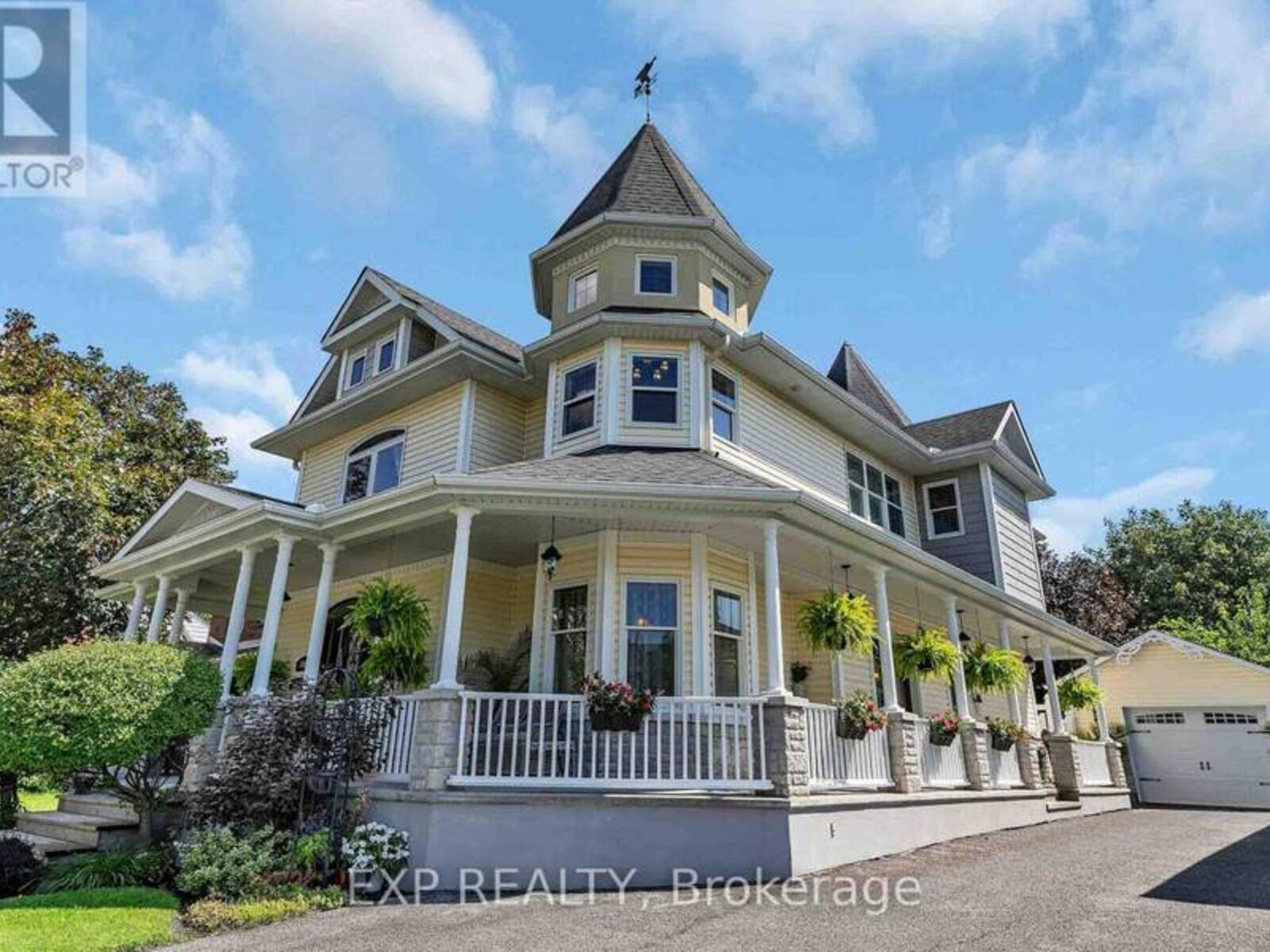 1388 EMERALD GATE AVENUE, Ottawa, Ontario K1T 1C7