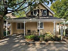 4 AVON LANE Ottawa Ontario, K1M 1T9