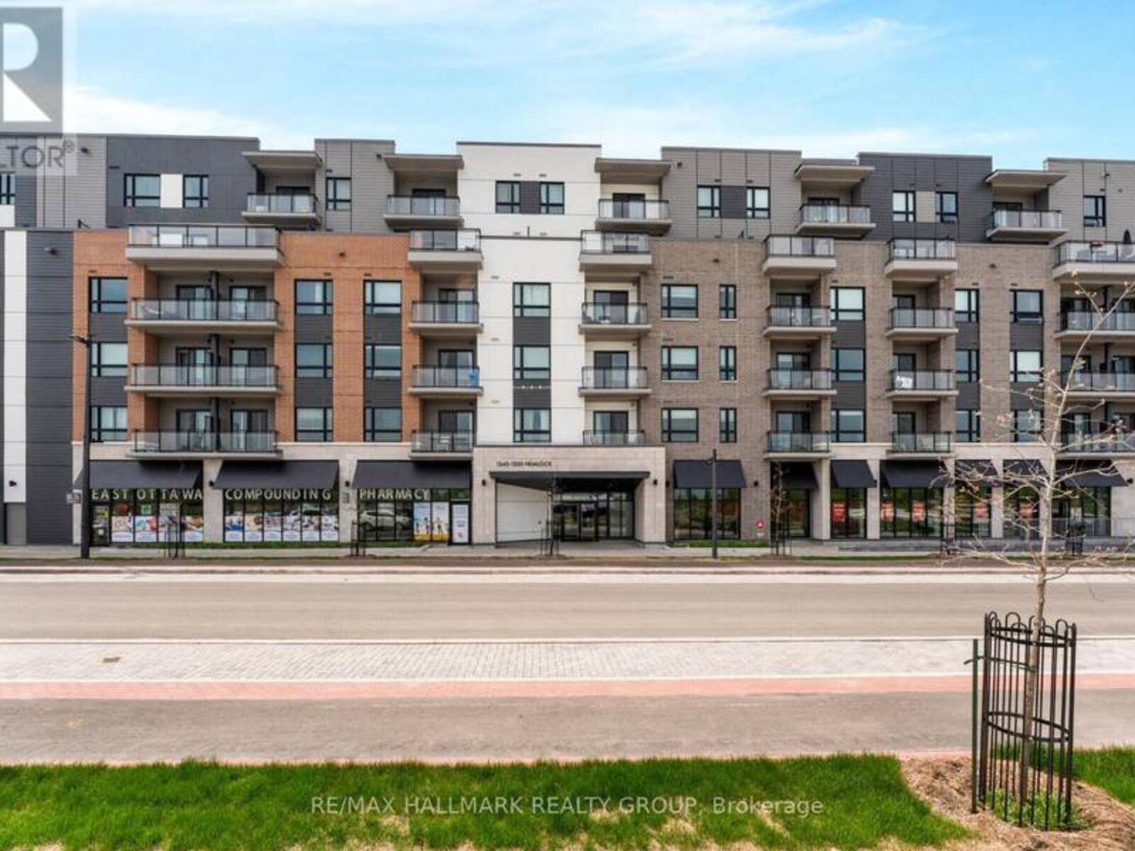 411 - 1350 HEMLOCK ROAD, Ottawa, Ontario K1K 5C2