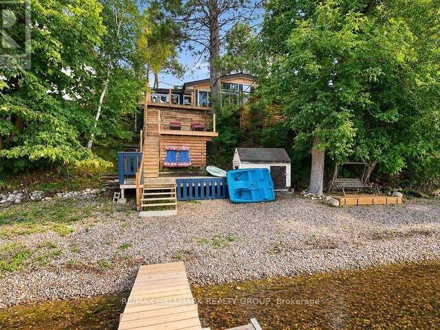555 ISLAND VIEW DRIVE North Algona Wilberforce Ontario, K0J 1X0 - 2 Bedrooms Waterfront Home For sale