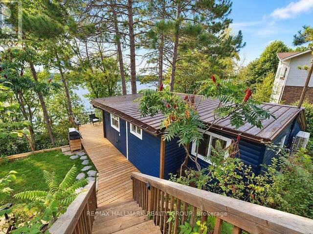 555 ISLAND VIEW DRIVE North Algona Wilberforce Ontario, K0J 1X0 - 2 Bedrooms Waterfront Home For sale