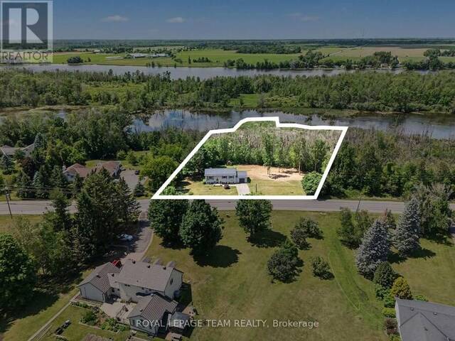 2495 RIVER ROAD Kemptville Ontario, K0G 1J0 - 4 Bedrooms Waterfront Home For sale
