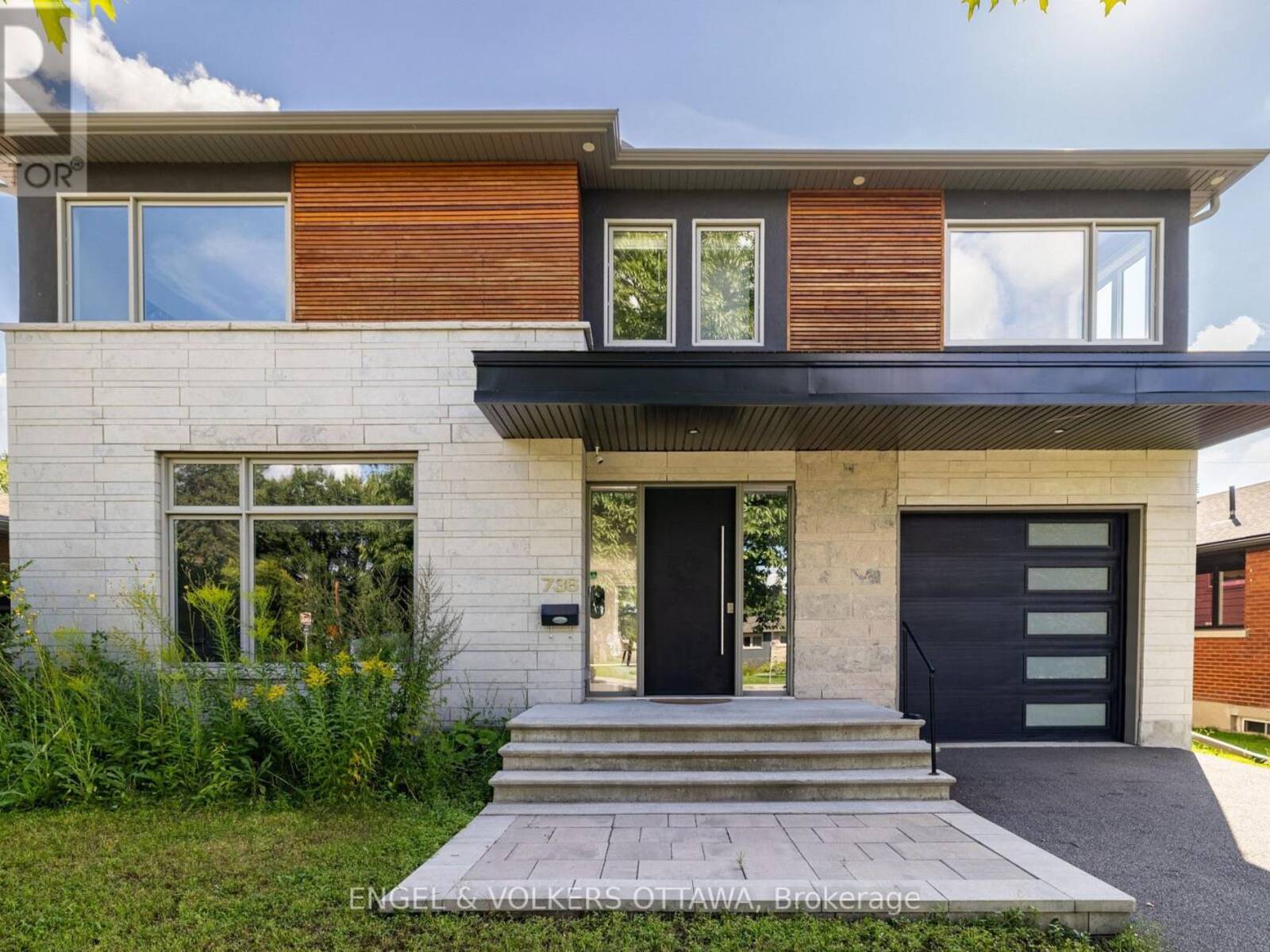736 SHERBOURNE ROAD, Ottawa, Ontario K2A 3H5