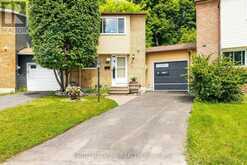 30 BERKSHIRE WAY | Ottawa Ontario | Slide Image Three