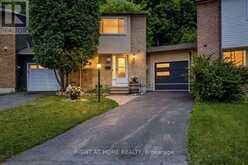30 BERKSHIRE WAY | Ottawa Ontario | Slide Image Two