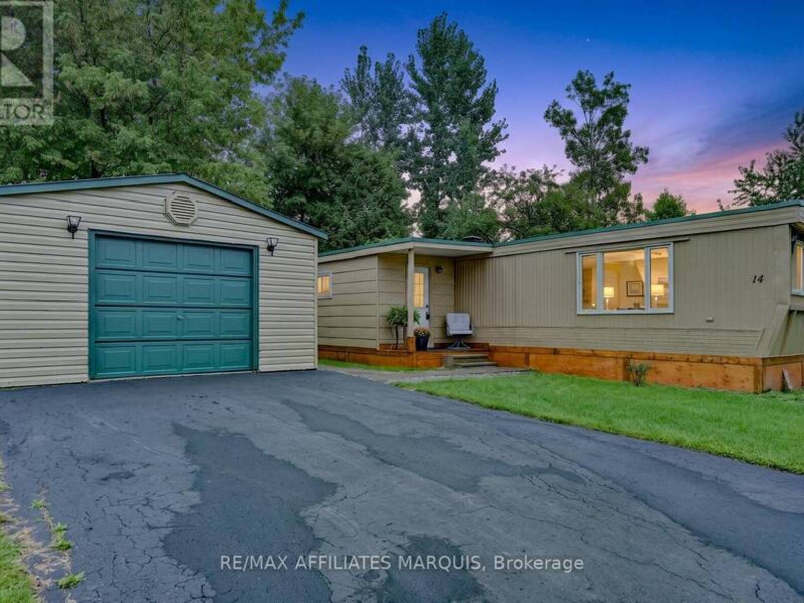 14 SADDLE AVENUE, Smiths Falls, Ontario K7A 0J4