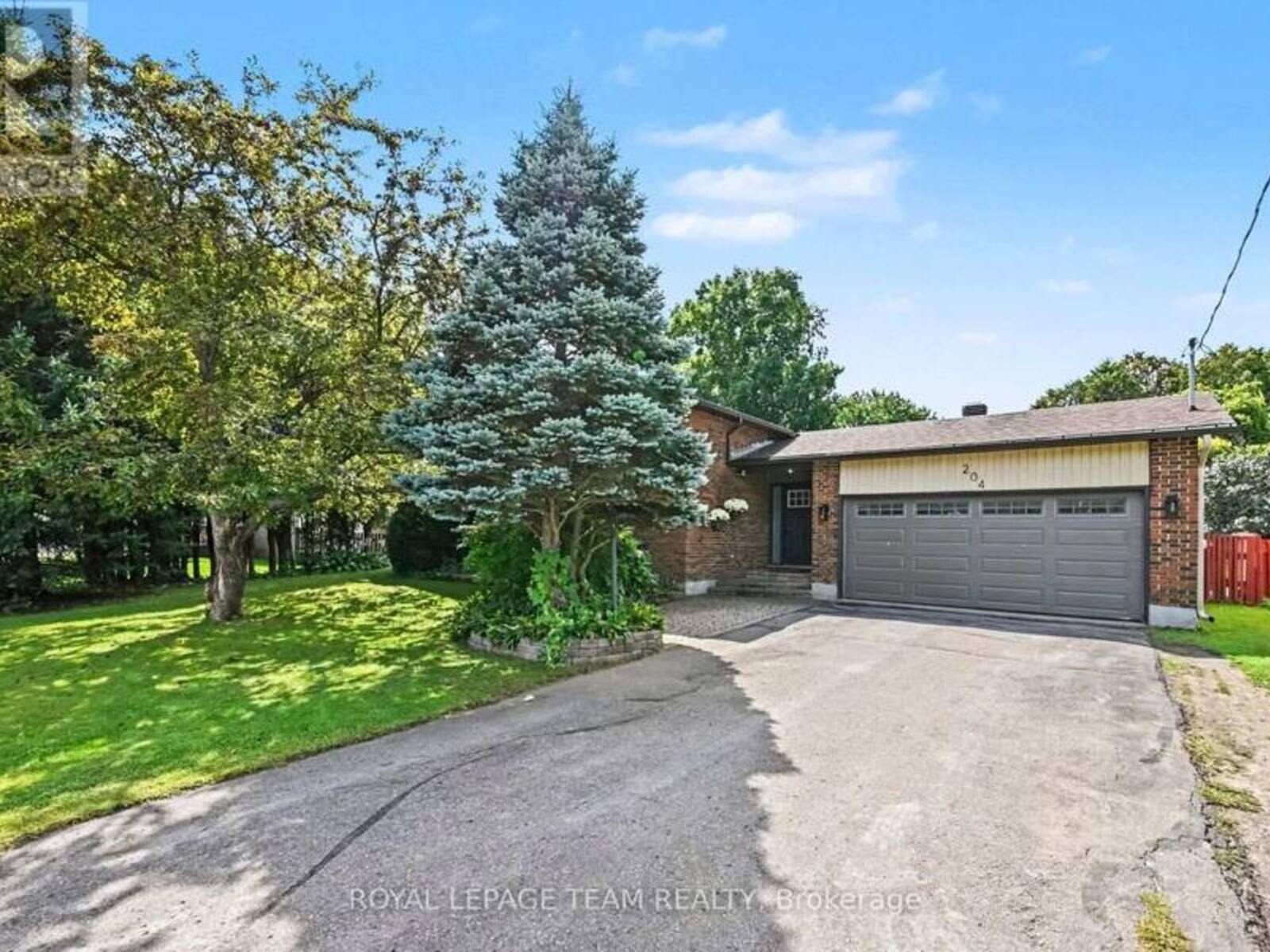 204 GRACE AVENUE, Russell, Ontario K4R 1B4