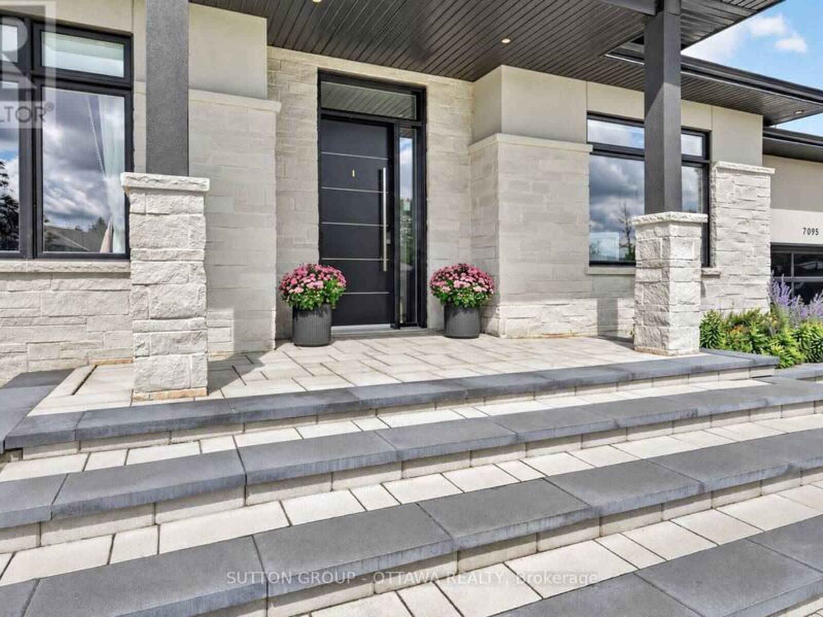 7095 STILL MEADOW WAY, Ottawa, Ontario K4P 1B8