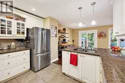 533 HILSON AVENUE | Ottawa Ontario | Slide Image Thirteen