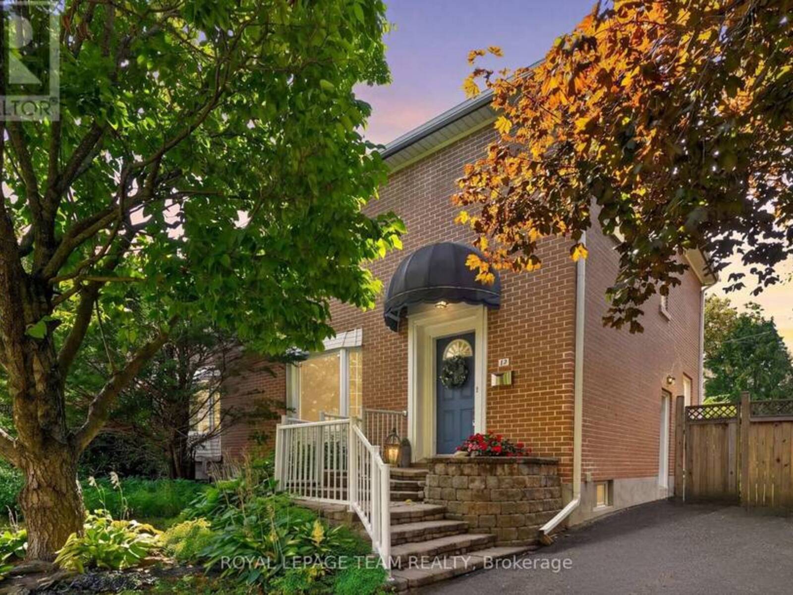 12 LENORE PLACE, Ottawa, Ontario K1L 7X9