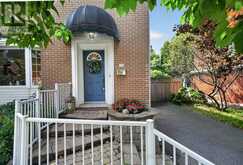 12 LENORE PLACE | Ottawa Ontario | Slide Image Two