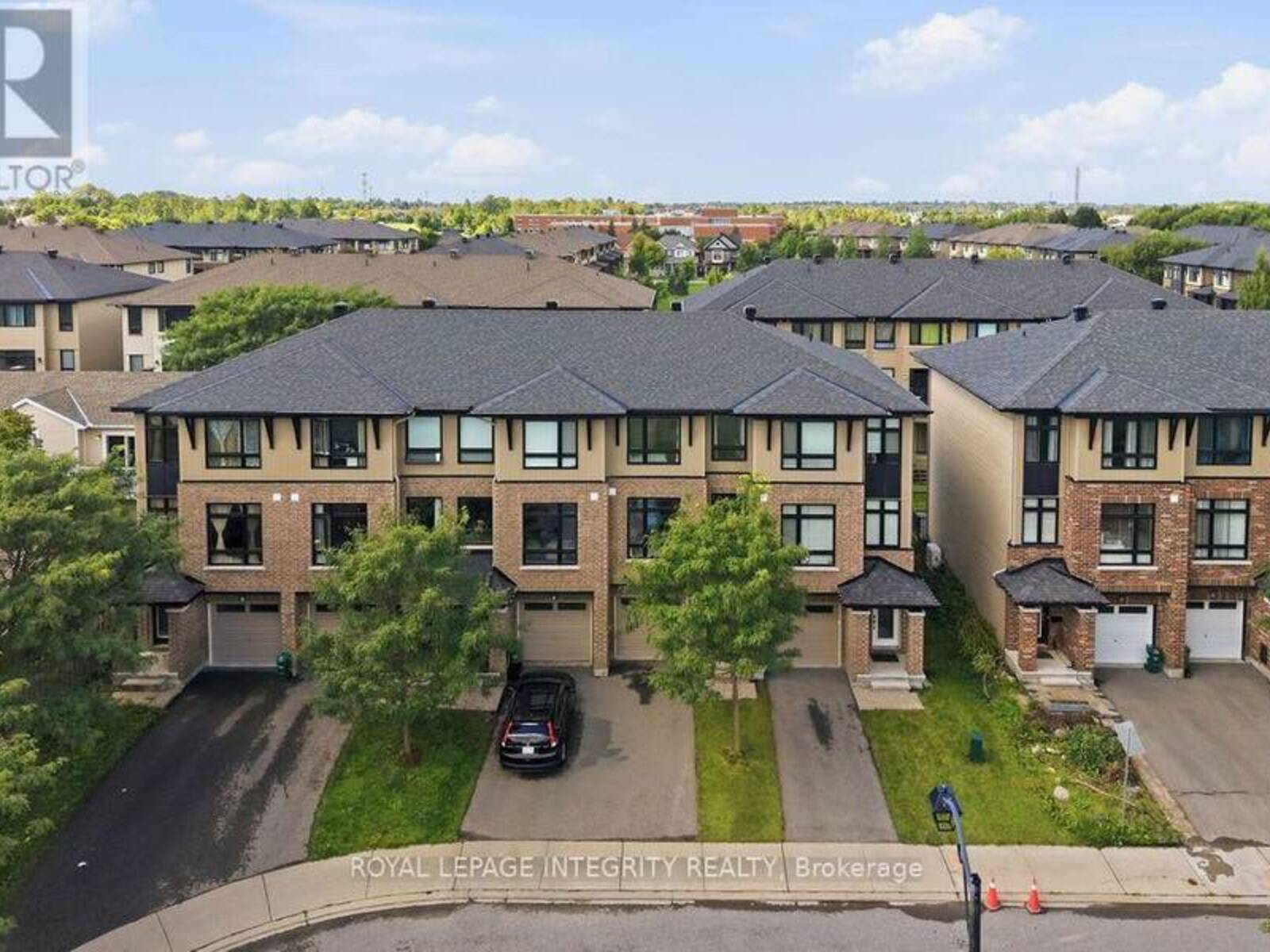 430 TRALEE ROAD, Ottawa, Ontario K2J 5Z7