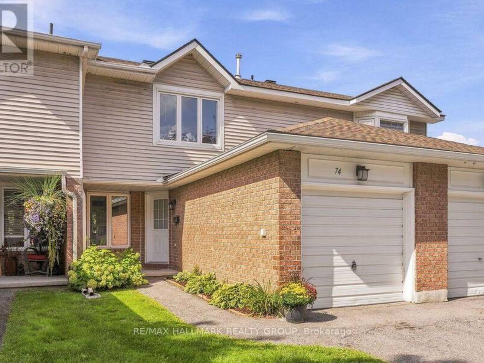 64 - 74 WELSH PRIVATE, Ottawa, Ontario K1G 4Y1
