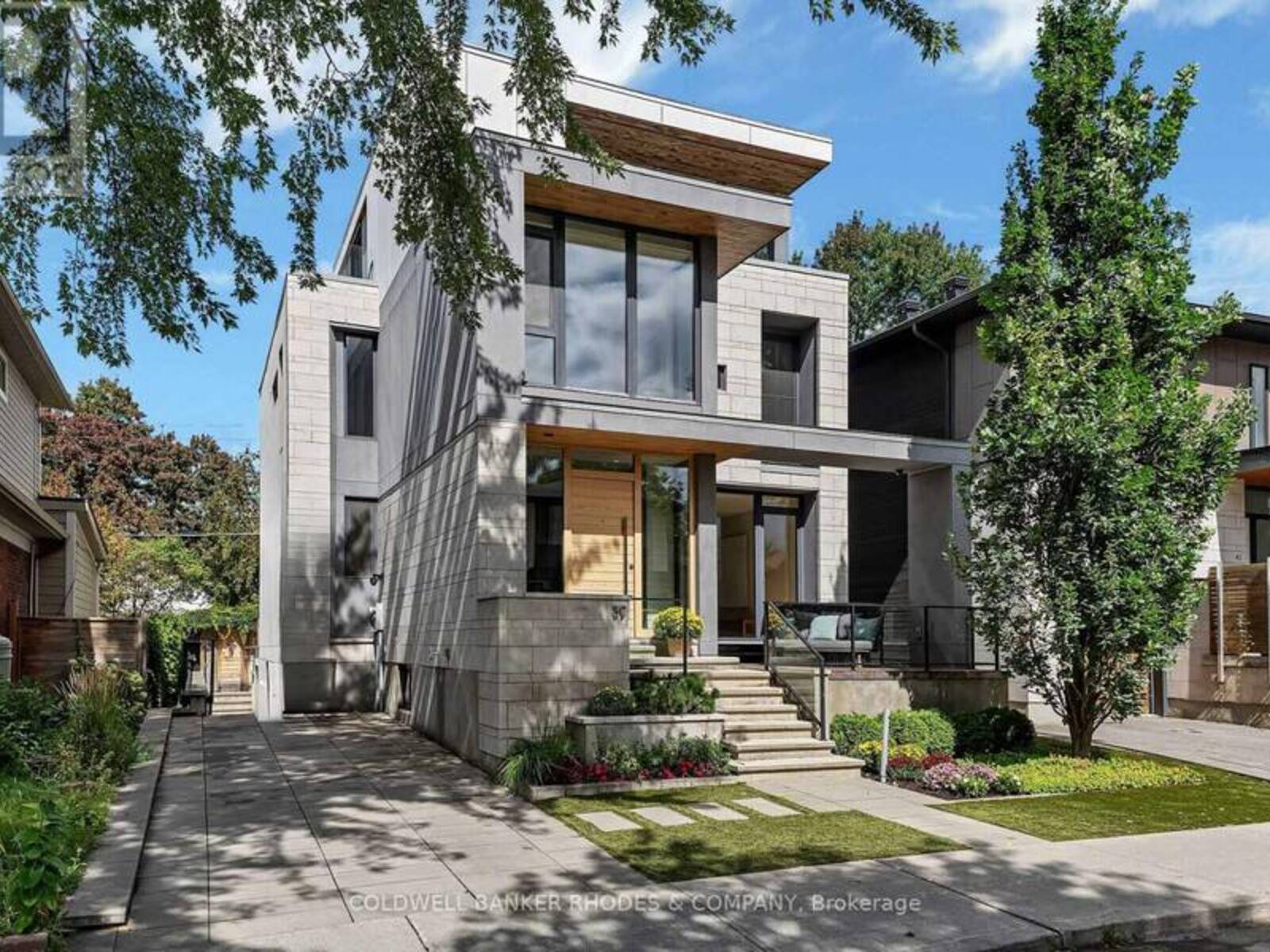 39 MERRITT AVENUE, Ottawa, Ontario K1S 0J5