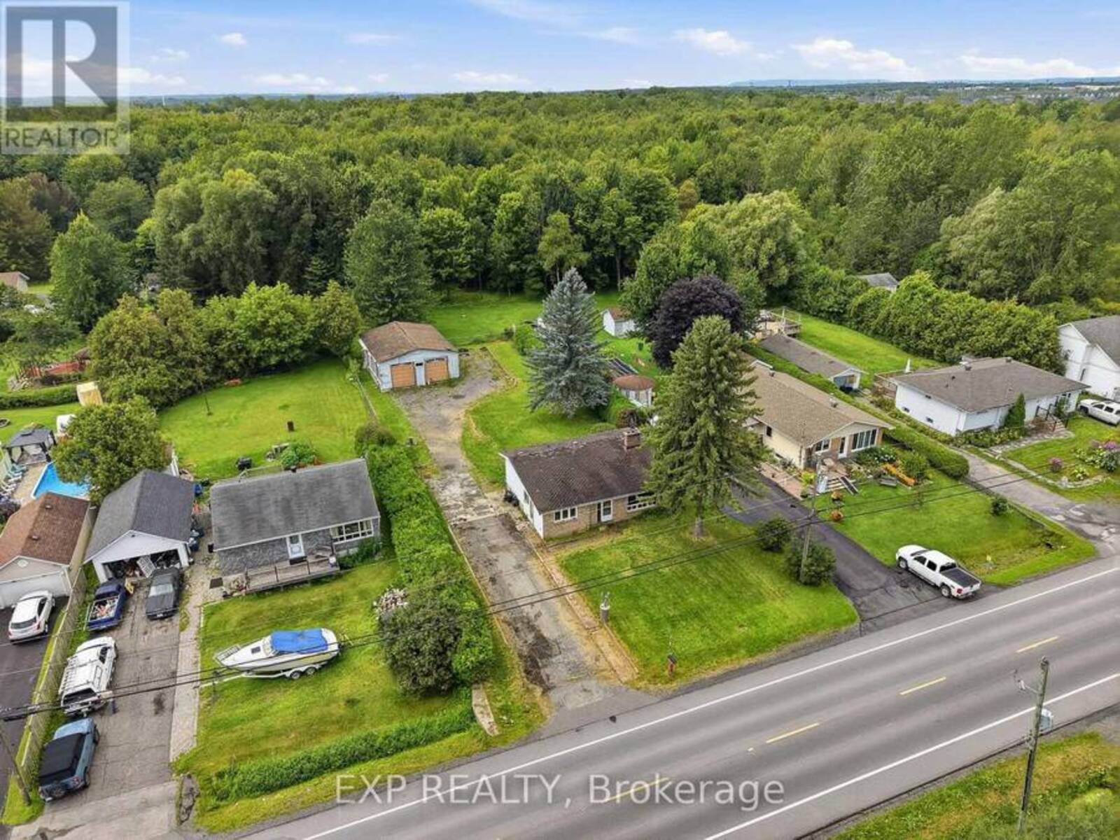 2498 MER BLEUE ROAD, Ottawa, Ontario K4B 1H9